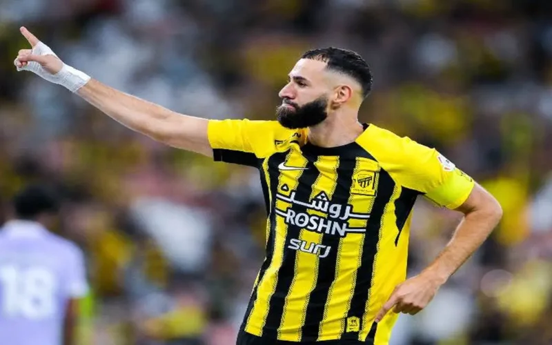 مدرب فرنسا يتجاهل تصريحات بنزيما حول جاهزيته لكأس العالم 2026